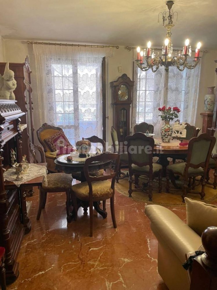 Casa de 5 divisões em Carrara, Italy N.º 48121