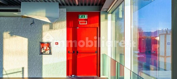 1900m² Warehouse in Viareggio, Italy No. 325346 7