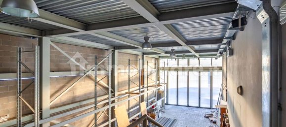 1900m² Warehouse in Viareggio, Italy No. 325346 9