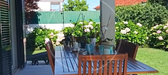 3 bedrooms Villa in Cascais, Portugal No. 111757 2