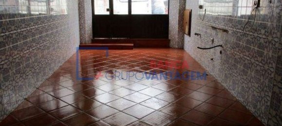 157m² Commercial property in Moura, Portugal No. 30864 3