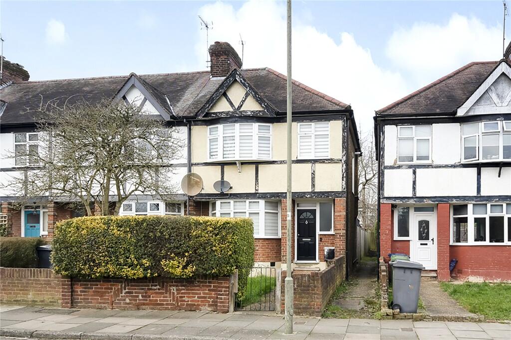 3 bedrooms Commercial property in Barnet, United Kingdom No. 6501