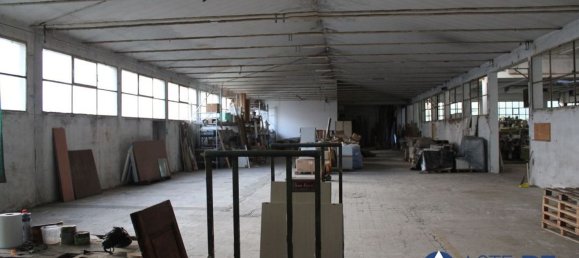 Entrepôt à Ponsacco, Italy 884m² No. 278869 2