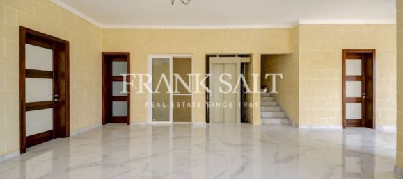 6 chambres Villa à Gharb, Malta No. 854 22