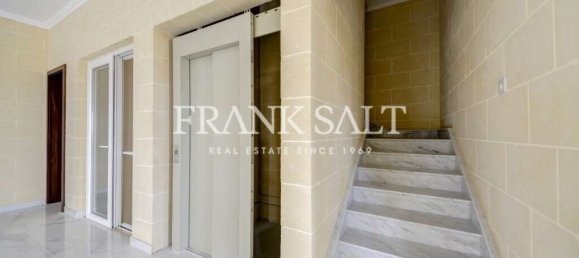 6 chambres Villa à Gharb, Malta No. 854 18