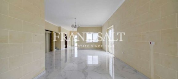 6 chambres Villa à Gharb, Malta No. 854 21