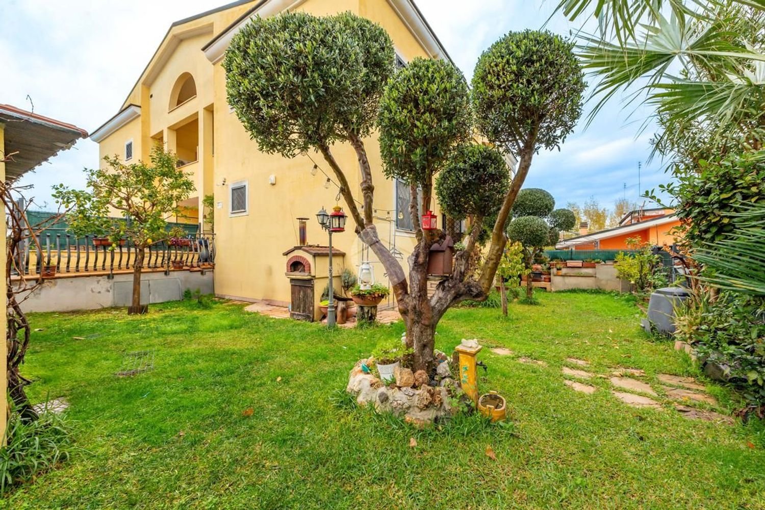 2 rooms Apartment in Rome, Italy No. 85220