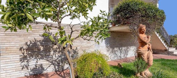 Villa de 8 habitaciónes en Campi Bisenzio, Italy No. 9345 2