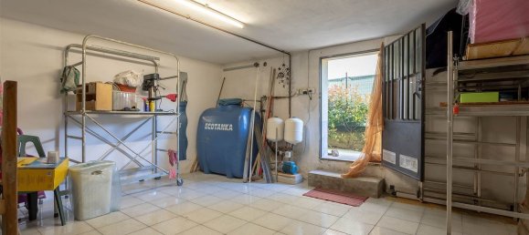 Villa de 8 habitaciónes en Campi Bisenzio, Italy No. 9345 42