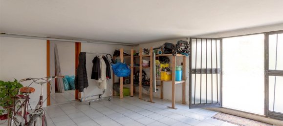 Villa de 8 habitaciónes en Campi Bisenzio, Italy No. 9345 45