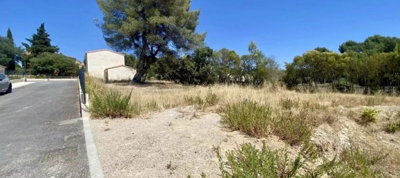  Land in Lambesc, France No. 284744 3