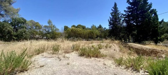  Land in Lambesc, France No. 284744 2
