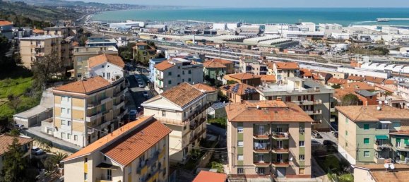 4 rooms Apartment in Ancona, Italy No. 35897 20