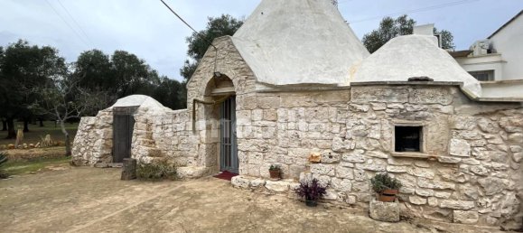 4 bedrooms House in Francavilla Fontana, Italy No. 27717 2