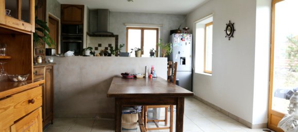 Casa de 5 dormitorios en Jumigny, France No. 83195 3