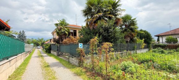 10 rooms Villa in Lonate Pozzolo, Italy No. 334224 49