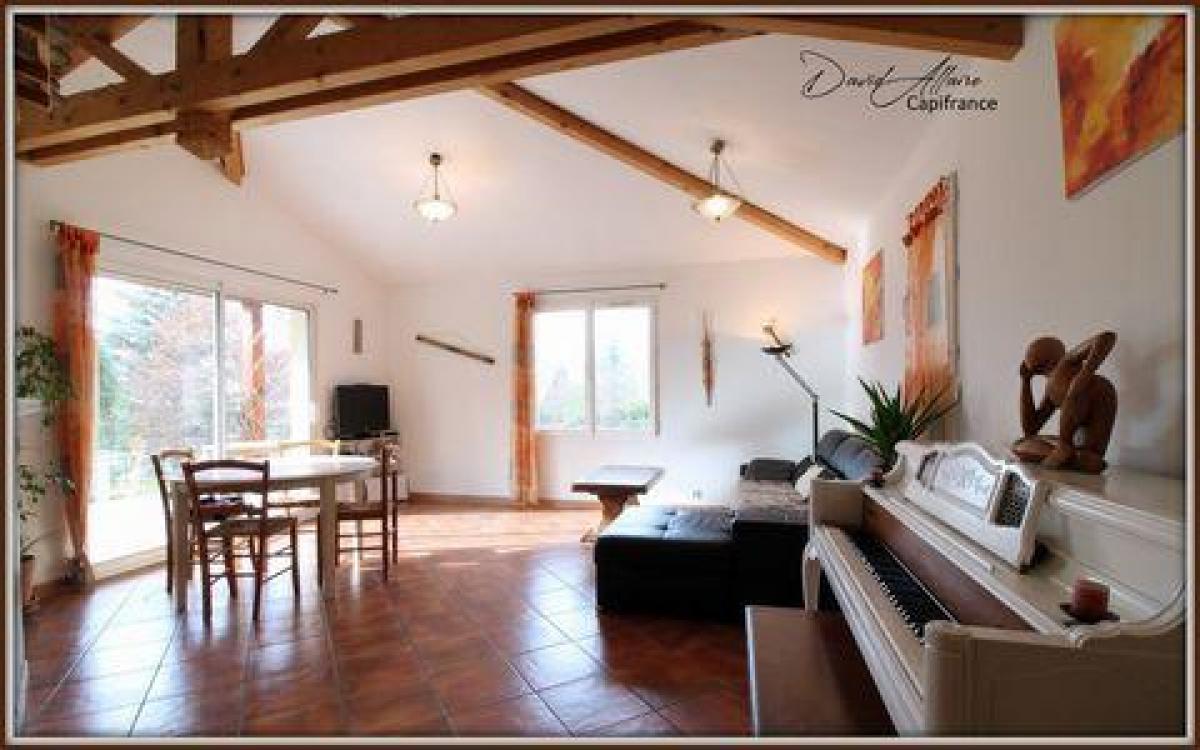 3 bedrooms House in Tallard, France No. 4260