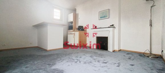 2 rooms Apartment in Paris, France No. 161984 2