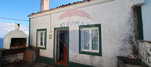 3 bedrooms House in Vila do Porto, Portugal No. 48559 5