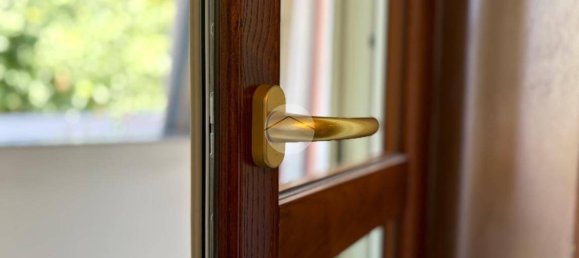 3 bedrooms Apartment in Turin, Italy No. 271070 4