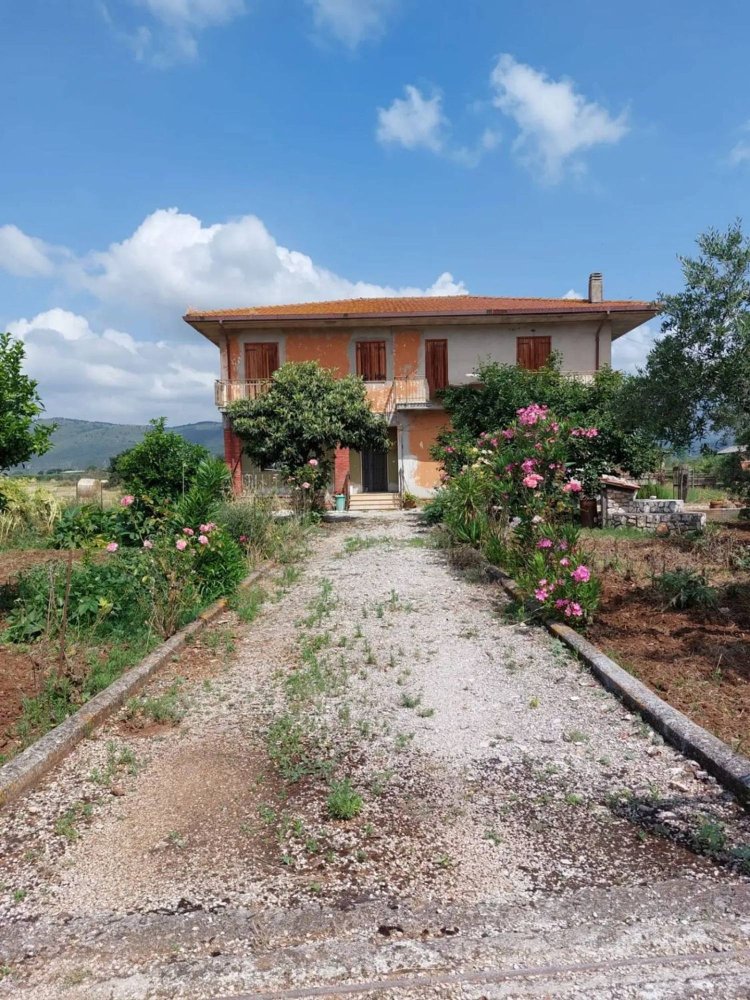 3 rooms House in Priverno, Italy No. 174136