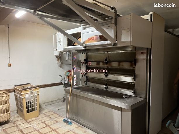 Gewerbliche Immobilie in Sainte-Livrade-sur-Lot, France 250m², Nr. 314056