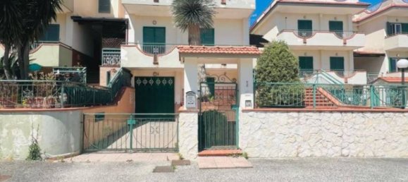 4 bedrooms Villa in Pozzuoli, Italy No. 288848 8