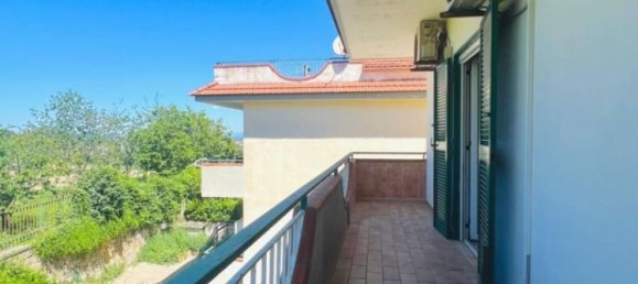 4 bedrooms Villa in Pozzuoli, Italy No. 288848 3