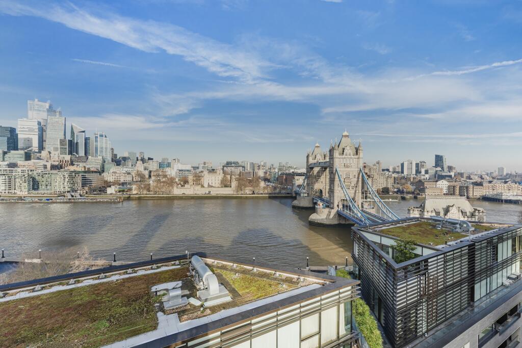 2 bedrooms Penthouse in London, United Kingdom No. 13160