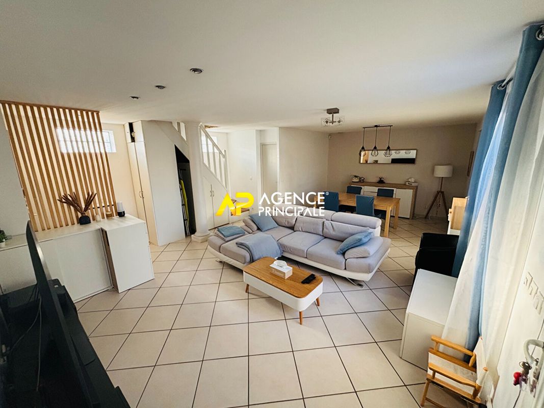 3 bedrooms House in Bezons, France No. 133358