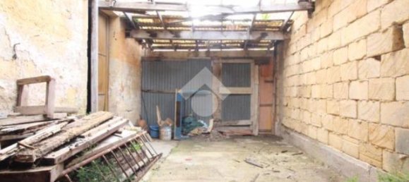 Дом с 9 комнатами в Трапани, Италия № 139111 11