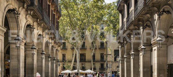 Apartamento de 2 dormitorios en Ciudad Vieja, Spain No. 112742 48