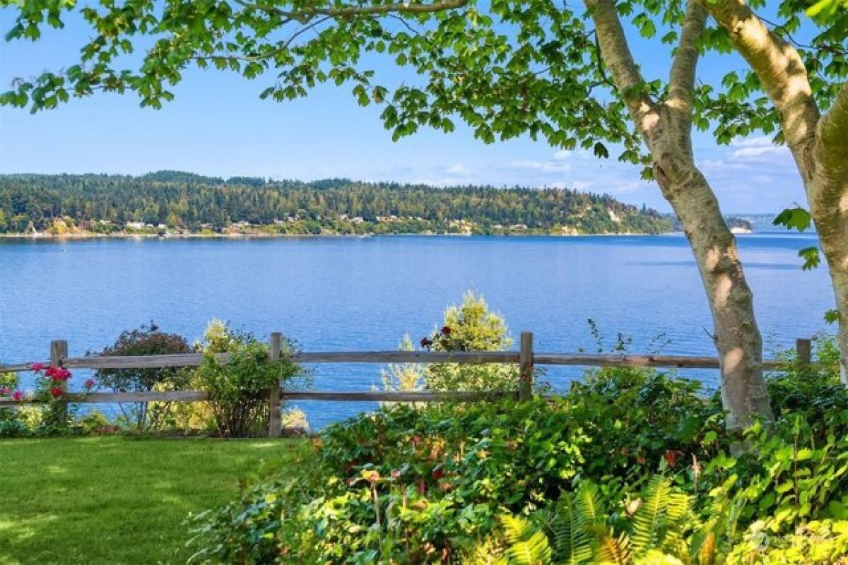 3 bedrooms House in Suquamish, USA No. 394756