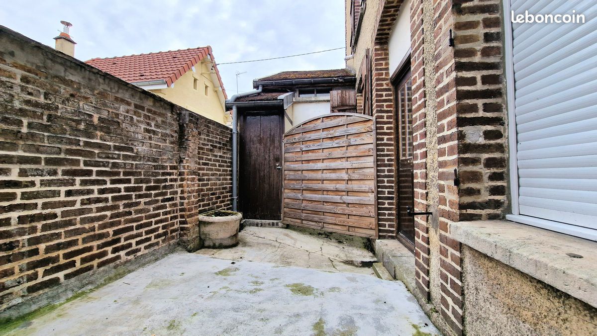 Apartamento de 1 dormitorio en Troyes, France No. 284168