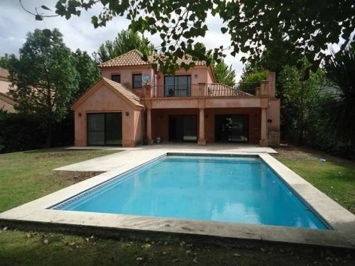 3 bedrooms House in Pilar, Argentina No. 98446