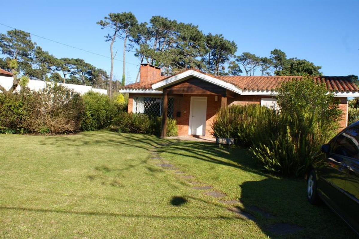 2 bedrooms House in Maldonado, Uruguay No. 12369