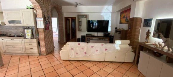 7 rooms Apartment in Minturno, Italy No. 65057 3