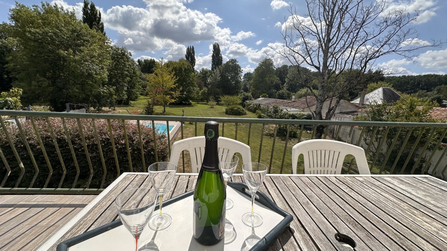 Casa de 7 dormitorios en Saint-Jean-d'Angely, France No. 277518