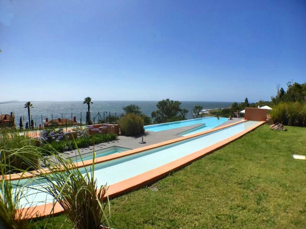 5 bedrooms Apartment in Maldonado, Uruguay No. 2622