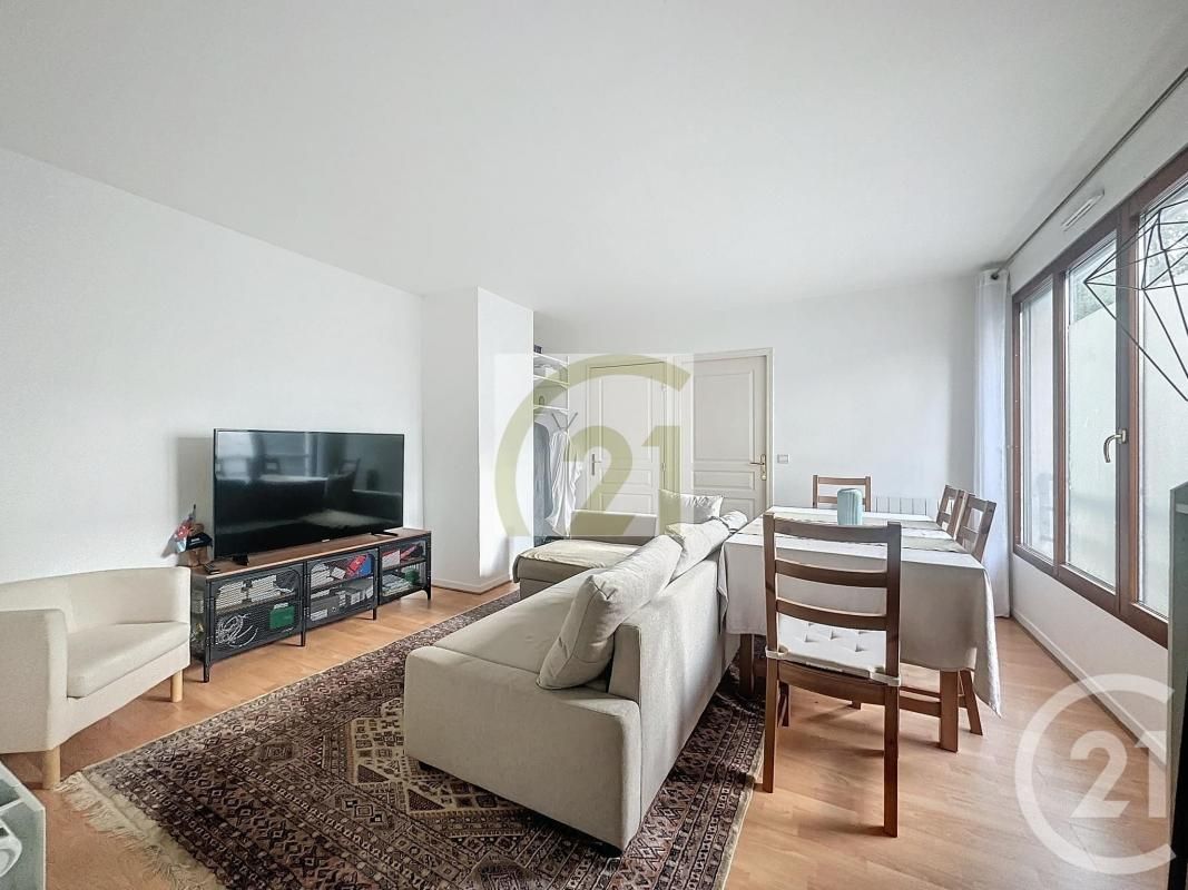 1 bedroom Apartment in Paris, France No. 151056