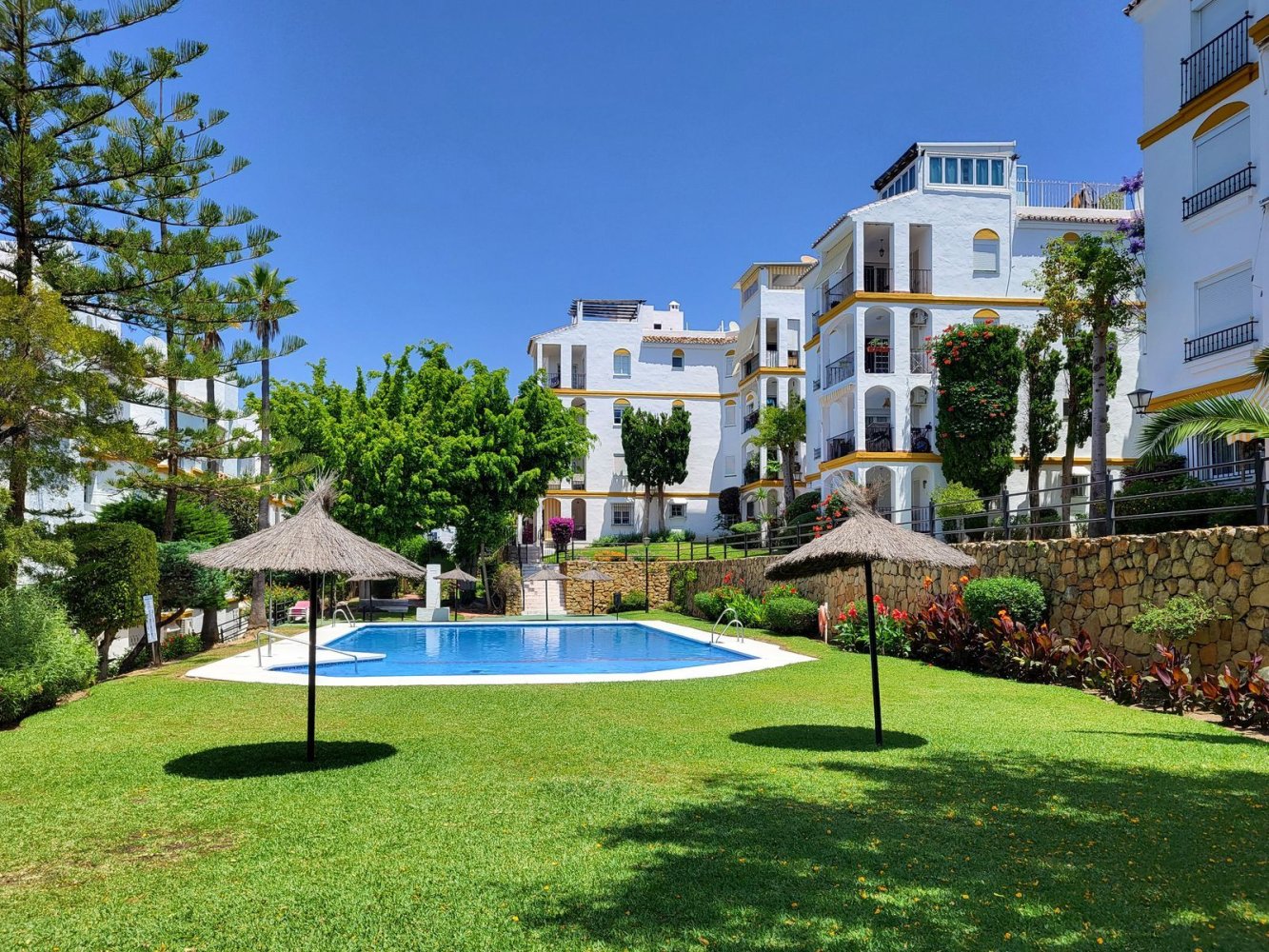 2 bedrooms Penthouse in Estepona, Spain No. 147568