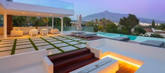 Villa de 5 dormitorios en Marbella, Spain No. 72736 8