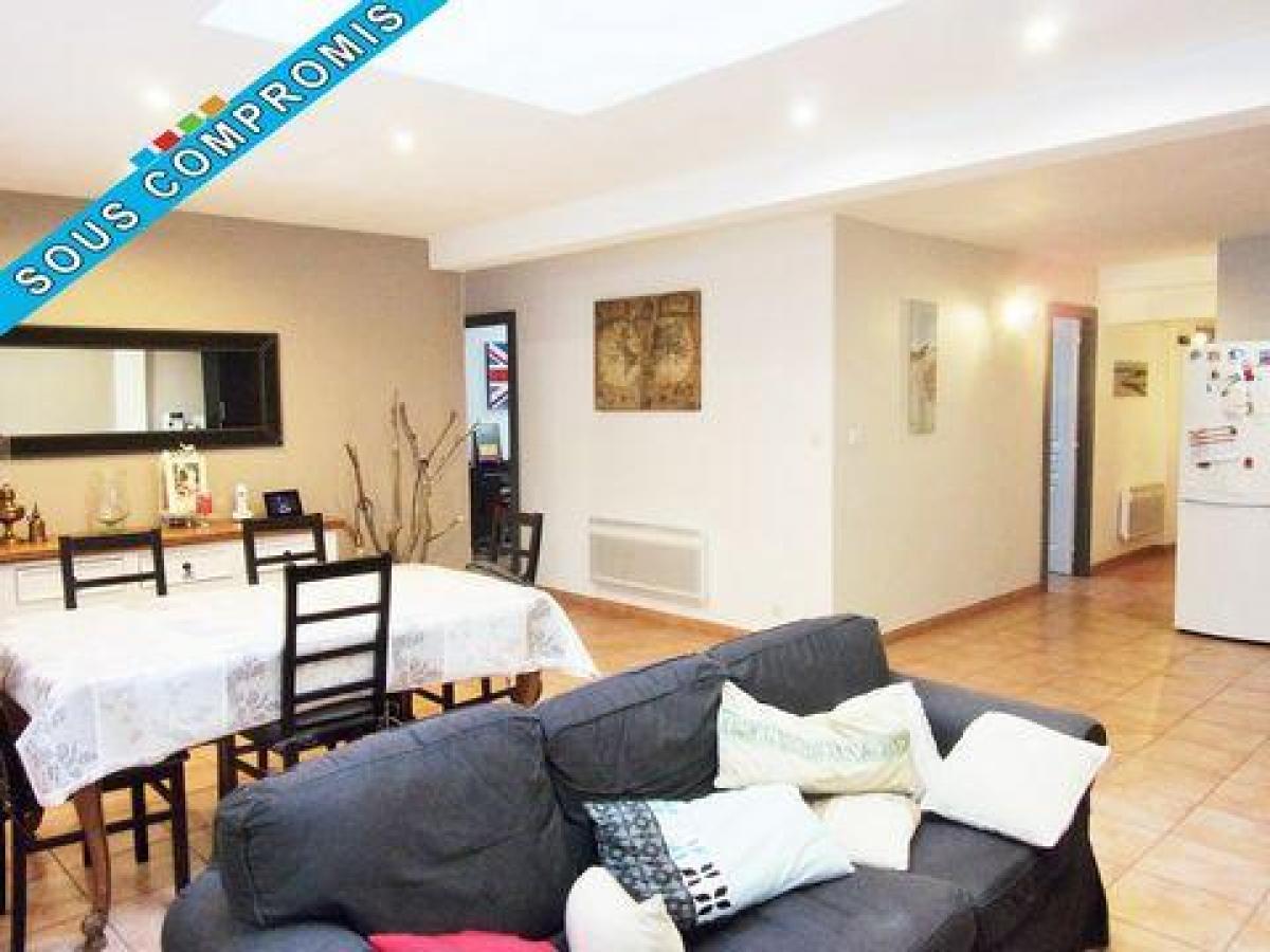 5 bedrooms Condo in Marseille, France No. 16331