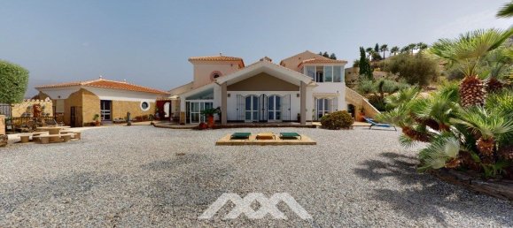 Villa de 4 dormitorios en Sayalonga, Spain No. 45997 3