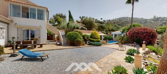 Villa de 4 dormitorios en Sayalonga, Spain No. 45997 15