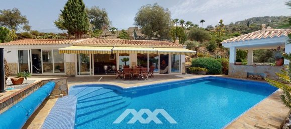 Villa de 4 dormitorios en Sayalonga, Spain No. 45997 7