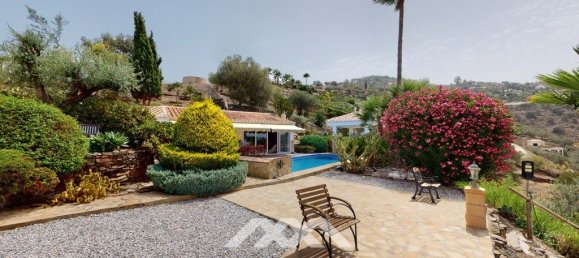 Villa de 4 dormitorios en Sayalonga, Spain No. 45997 5