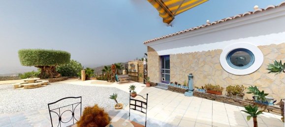 Villa de 4 dormitorios en Sayalonga, Spain No. 45997 46