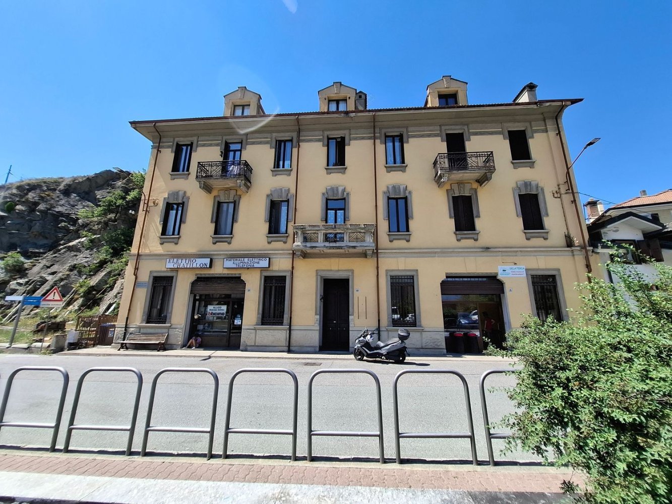 3 rooms Apartment in Chatillon, Italy No. 273833