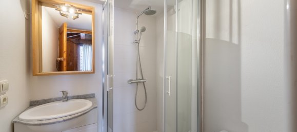 Apartamento de 6 dormitorios en Les Belleville, France No. 468 12